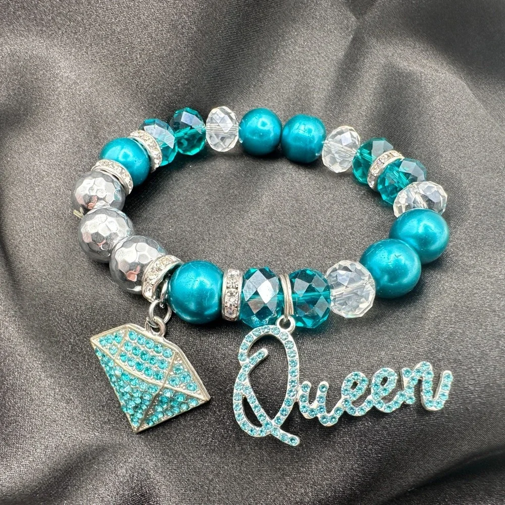 Vintage Y2K Rhinestones Queen Diamond Charm Silver Tone Bracelet Beaded Jewelry